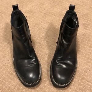 Kanna booties with silver chain and mohair